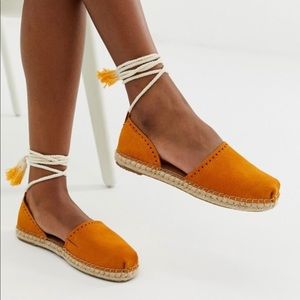 NWT Toms Katalina Saffron Suede Lace Up Espadrille 8